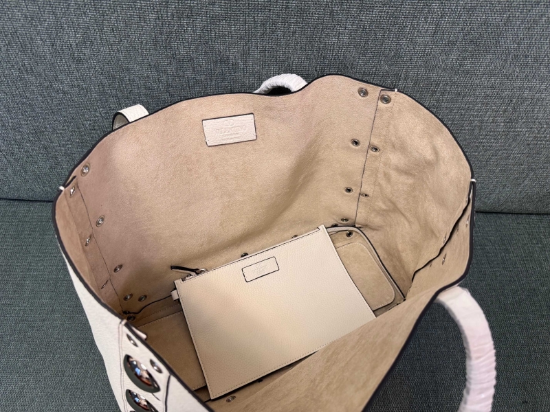 Va1e*ntin0 shopping bag